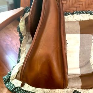 Vintage 1970’s Coach Courier Bag in Tabac!